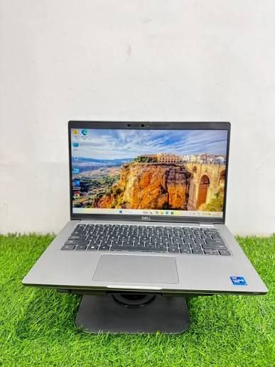 Dell Latitude 5420 Touch (Intel Core i7, 8GB RAM, 256GB Storage) – Refurbished Laptop